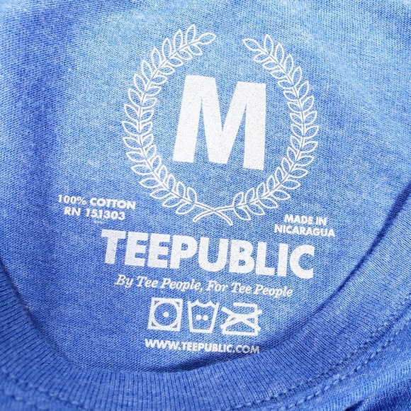 Summer is Coming Graphic Tee - Picture 4 of 6